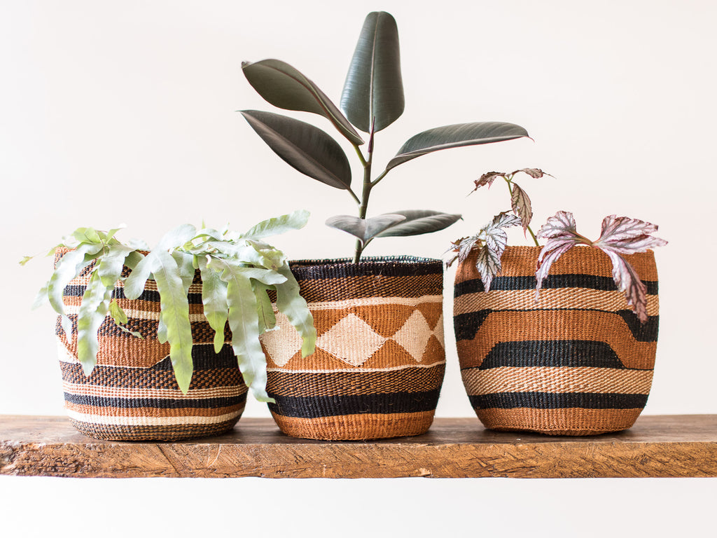 KADI: Geometric Natural and Black Baskets 1 KADI: Geometric Natural and Black Baskets