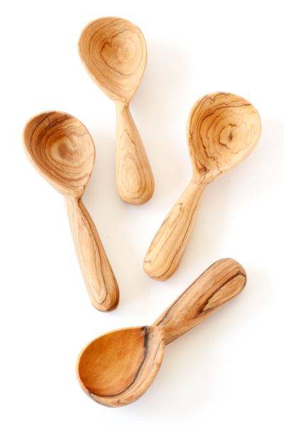 Set of 4 Wild Olive Wood Teardrop Spice Spoons 1 Set of 4 Wild Olive Wood Teardrop Spice Spoons