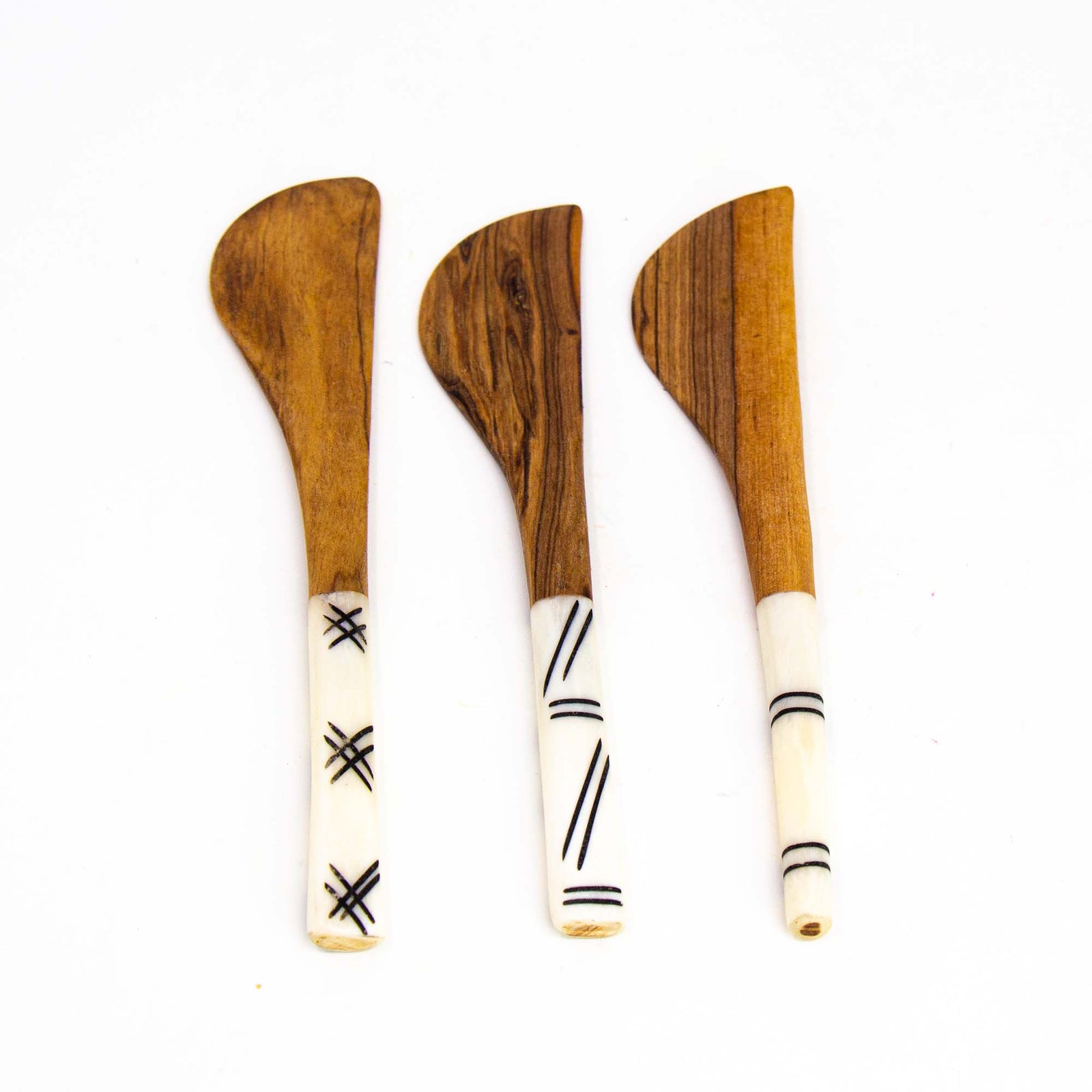 Simple Batik Olive Wood Spreader Set of 3 1 Simple Batik Olive Wood Spreader Set of 3