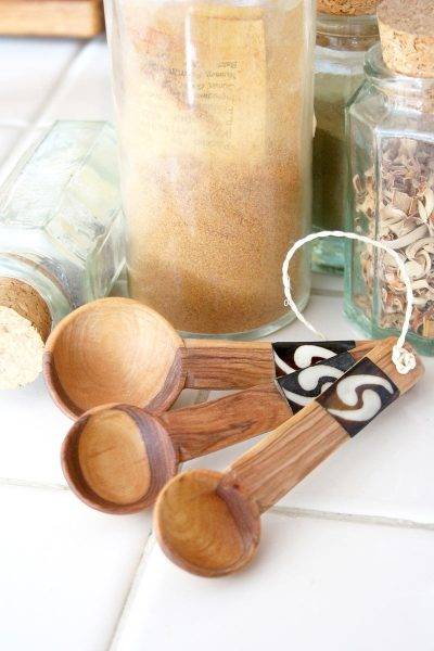 Set of 3 Measuring Spoons with Bone 2 Set of 3 Measuring Spoons with Bone