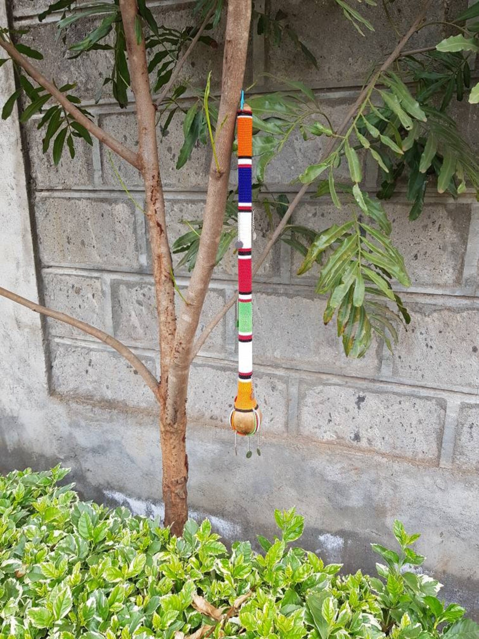 Maasai rungu, Maasai tribe stick, short walking stick, Masai Kenya stick, Beaded wooden stick. 2 Maasai rungu, Maasai tribe stick, short
walking stick, Masai Kenya stick, Beaded wooden stick.